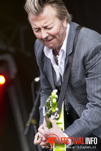 Brian Setzer's Rockabilly Riot op Bospop 2011 foto