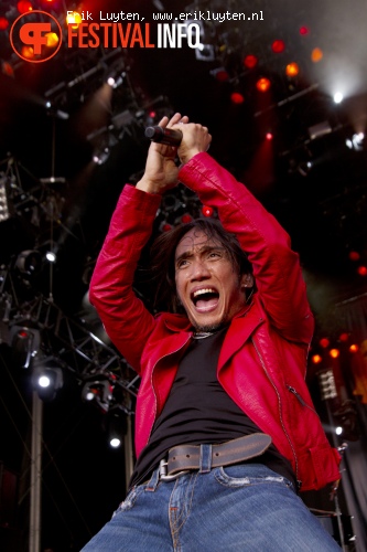 Journey op Bospop 2011 foto