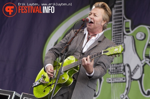 Brian Setzer's Rockabilly Riot op Bospop 2011 foto