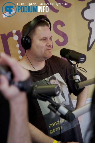Zanger Rinus op Zanger Rinus - 27/7 - Kermis FM Podium foto