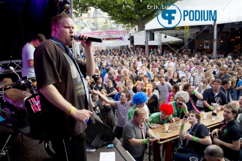 Zanger Rinus op Zanger Rinus - 27/7 - Kermis FM Podium foto