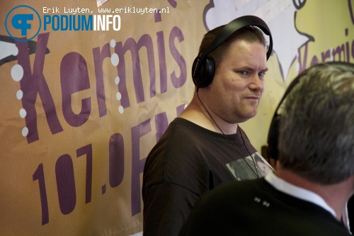 Zanger Rinus op Zanger Rinus - 27/7 - Kermis FM Podium foto
