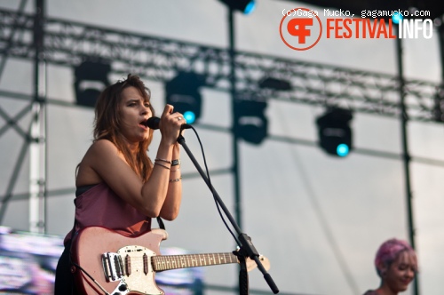 Warpaint op Off Festival 2011 foto