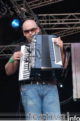 Mala Vita op Bevrijdingsfestival Zuid Holland 2006 foto