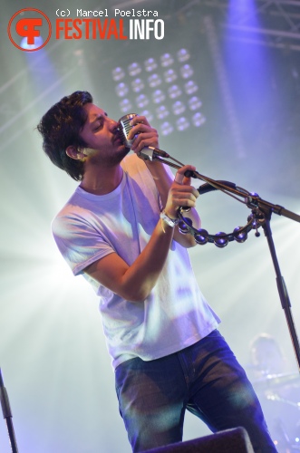 Young the Giant op Lowlands 2011 - dag 2 foto