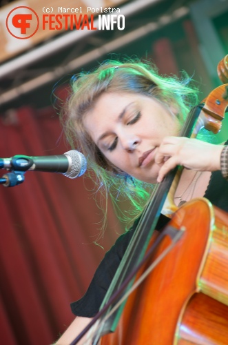 Agnes Obel op Into The Great Wide Open 2011 foto