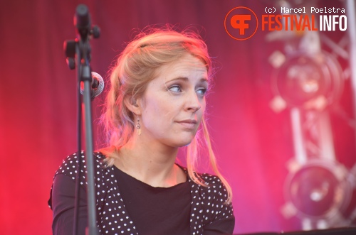 Agnes Obel op Into The Great Wide Open 2011 foto