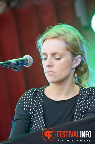 Agnes Obel op Into The Great Wide Open 2011 foto