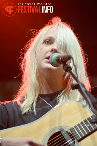 Laura Marling op Into The Great Wide Open 2011 foto