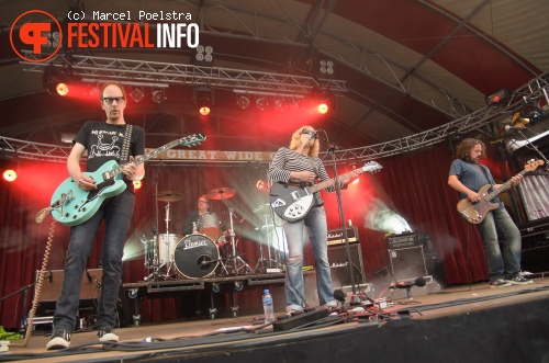 Bettie Serveert op Into The Great Wide Open 2011 foto