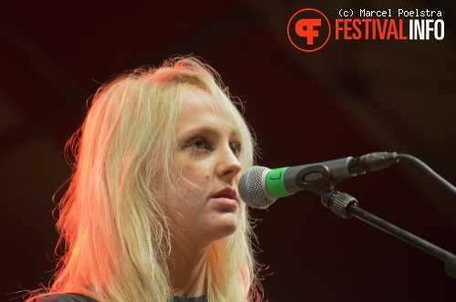 Laura Marling op Into The Great Wide Open 2011 foto