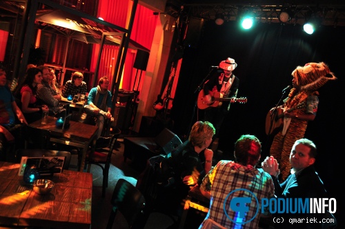 Paper Tiger op Wouter Hamel - 08/10 - Metropool foto