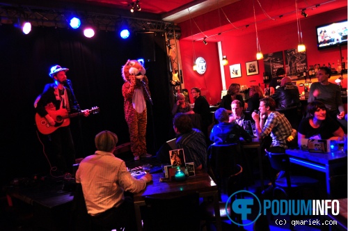 Paper Tiger op Wouter Hamel - 08/10 - Metropool foto