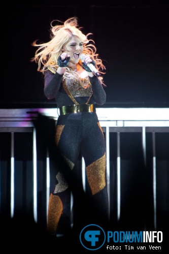 Destinee & Paris op Britney Spears - 19/10 - Ahoy foto