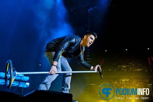 Joe Jonas op Britney Spears - 19/10 - Ahoy foto
