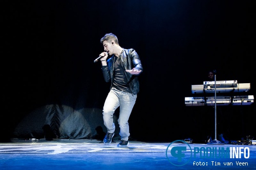 Joe Jonas op Britney Spears - 19/10 - Ahoy foto