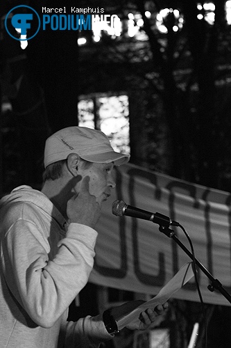 Justin Samgar op DJ Isis - 4/11 - Beursplein foto