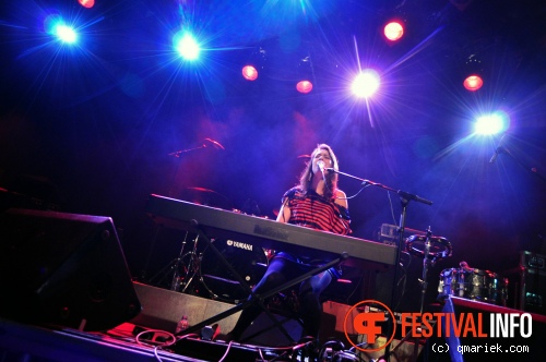 Rachèl Louise op Dotan - 12/11 - Metropool foto