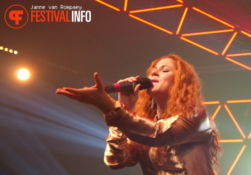 Katy B op I Love Techno 2011 foto