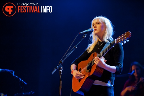 Laura Marling op Crossing Border Den Haag 2011 foto