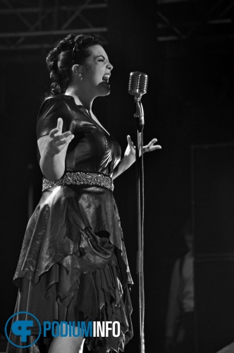 Caro Emerald op Caro Emerald - 29/12 - 013 foto