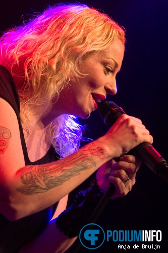 Anneke van Giersbergen op Anneke Van Giersbergen - 3/3 - Kroepoekfabriek foto