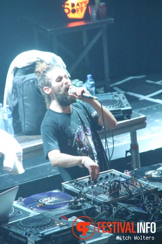 The Gaslamp Killer op 5 Days Off 2012 foto