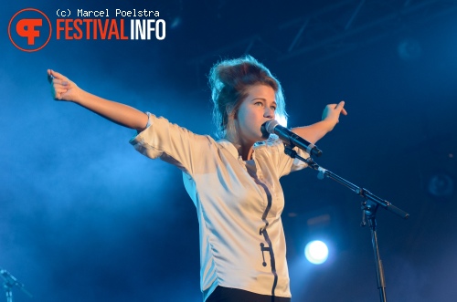 Selah Sue op Paaspop Schijndel 2012 foto