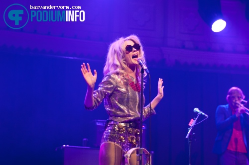 The Asteroids Galaxy Tour op The Asteroids Galaxy Tour - 23/4 - Paradiso foto