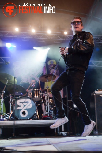 Sonic Boom Six op Bevrijdingsfestival Overijssel 2012 foto