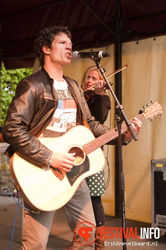 John Hill op Bevrijdingsfestival Overijssel 2012 foto