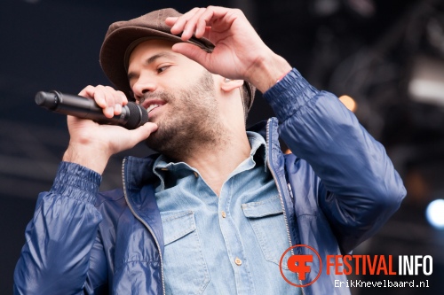 Alain Clark op Bevrijdingsfestival Overijssel 2012 foto