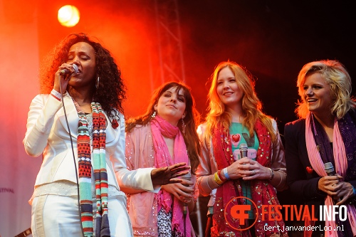 The Masterpeace Imagine Tour op Bevrijdingsfestival Den Haag 2012 foto