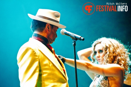 Kid Creole & The Coconuts op Bevrijdingspop Haarlem 2012 foto