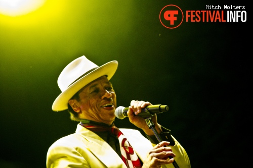 Kid Creole & The Coconuts op Bevrijdingspop Haarlem 2012 foto