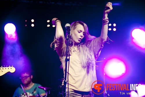 Stefany June op Dauwpop 2012 foto