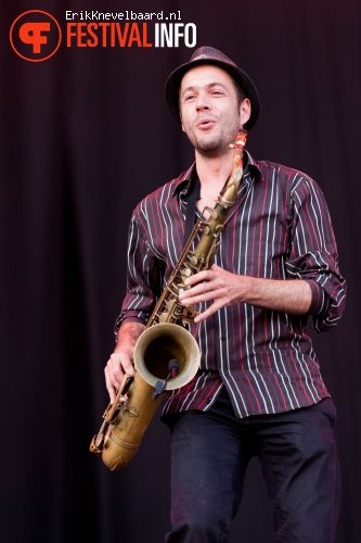 Babylon Circus op Pinkpop 2012 - Zondag foto