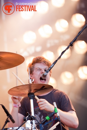 Blood Red Shoes op Pinkpop 2012 - Maandag foto