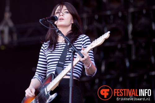 Blood Red Shoes op Pinkpop 2012 - Maandag foto