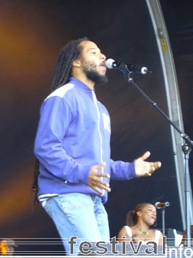 Ziggy Marley op Two 7's Splash foto