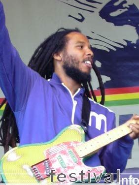 Ziggy Marley op Two 7's Splash foto