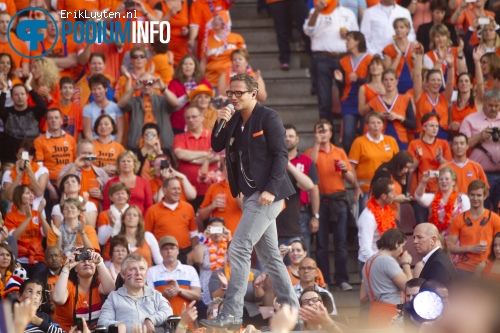 Guus Meeuwis op Guus Meeuwis - 17/6 - Philips Stadion foto