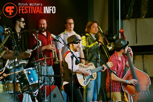 Muchachito Bombo Infierno op Beeckestijn Pop 2012 foto