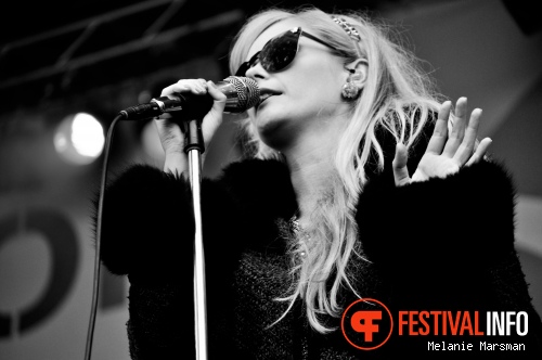 The Asteroids Galaxy Tour op Parkpop 2012 foto