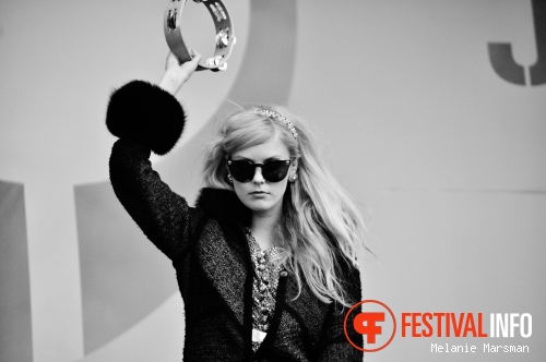 Foto The Asteroids Galaxy Tour op Parkpop 2012