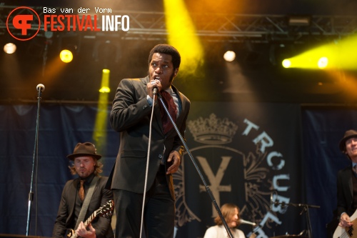 Vintage Trouble op Bospop 2012 foto