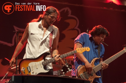 Los Lonely Boys op Bospop 2012 foto