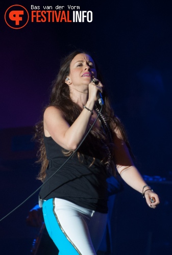 Alanis Morissette op Bospop 2012 foto