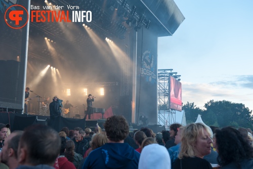 Gavin DeGraw op Bospop 2012 foto