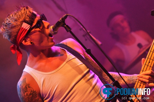 The Hot Stewards op The Hot Stewards - 07/07 - Atak foto